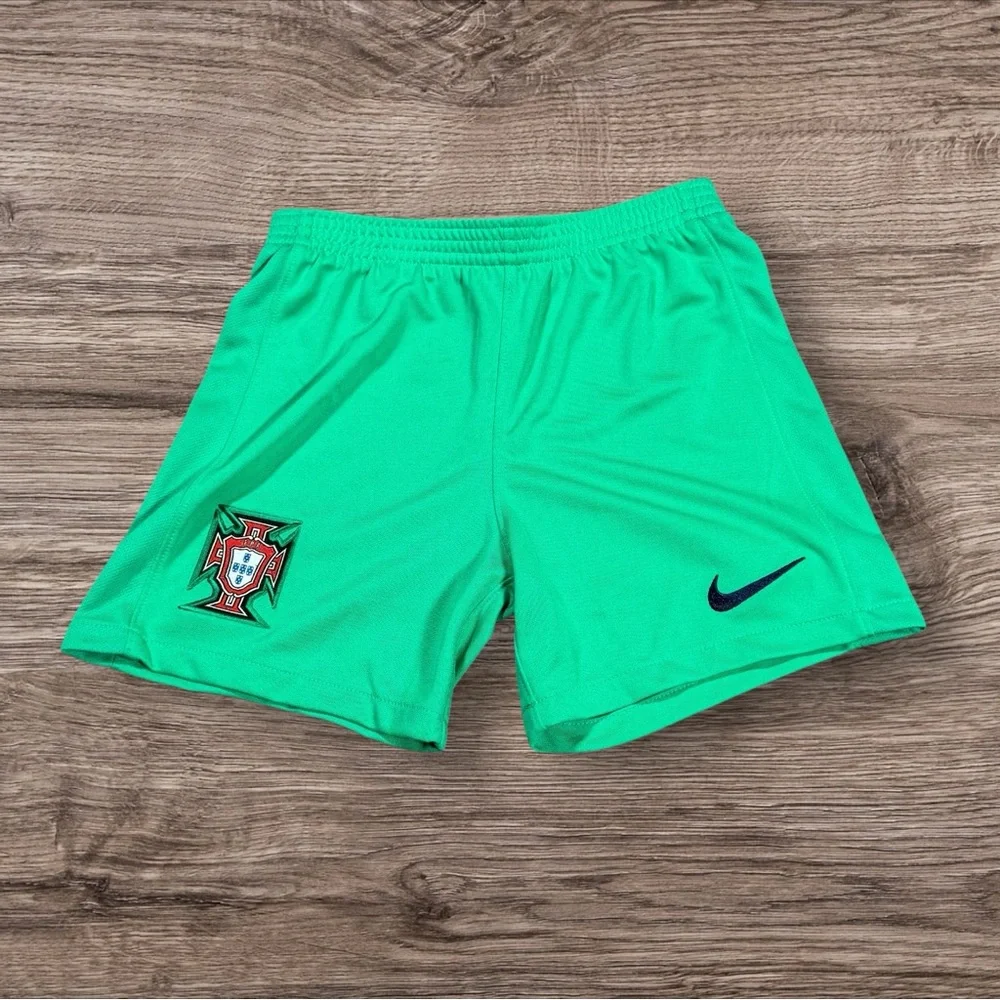 NWOT Portuguese Football Federation All Green Kids Shorts Size Medium‎ Nike